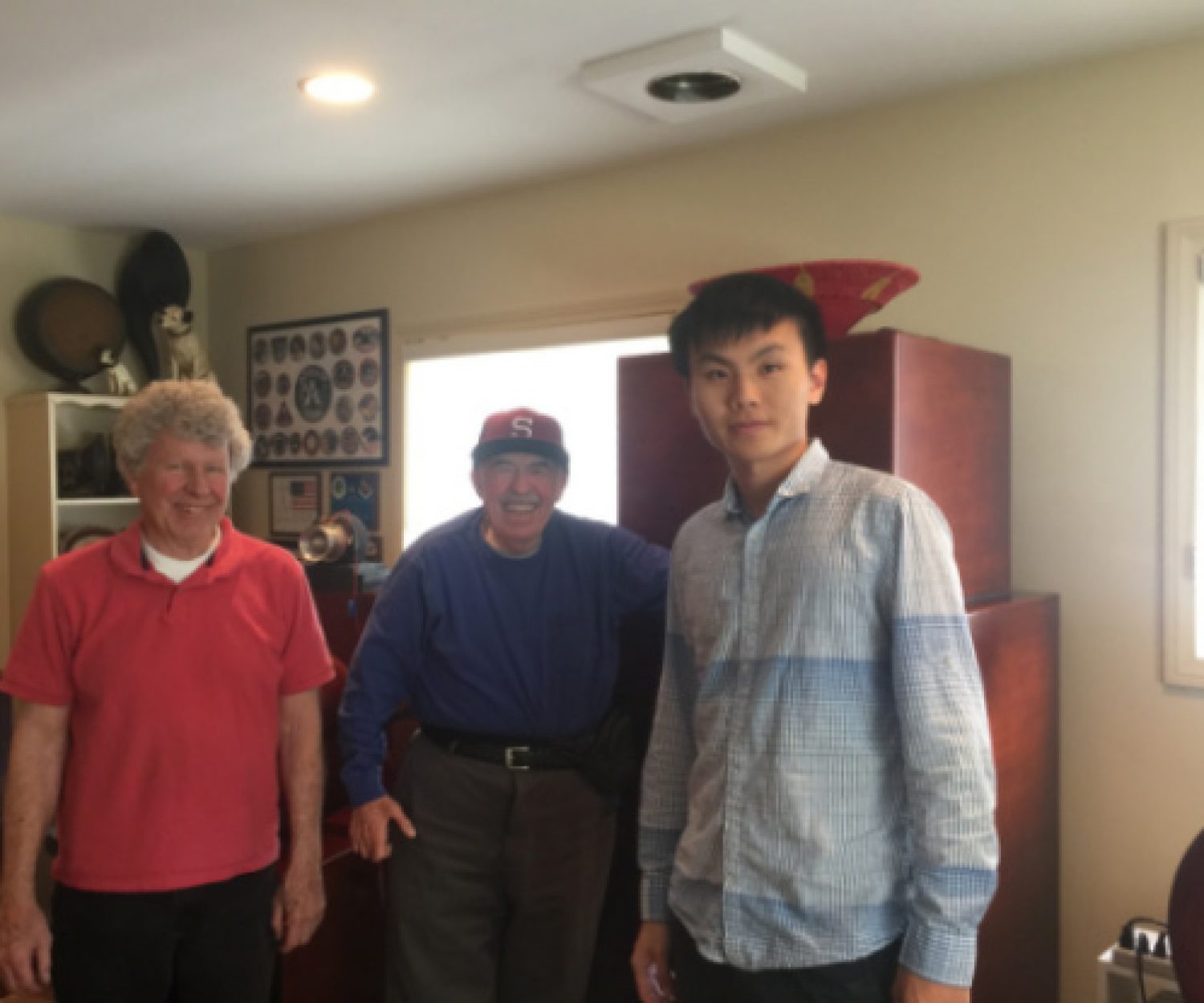 图一 （从左至右）Sam Saye先生、Bruce Edgar博士、Jacky Dai先生及Edgarhorn泰坦系统